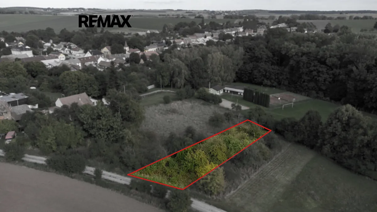 Prodej stavebního pozemku 1111 m²